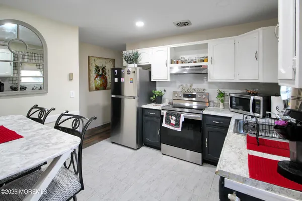 Property Slideshow image 3 of 17 | 74b yorktowne pkwy, Whiting, NJ, 08759
