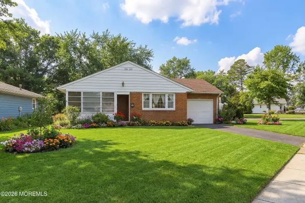 Property Slideshow image 2 of 21 | 56 bellflower ct, Toms River, NJ, 08755