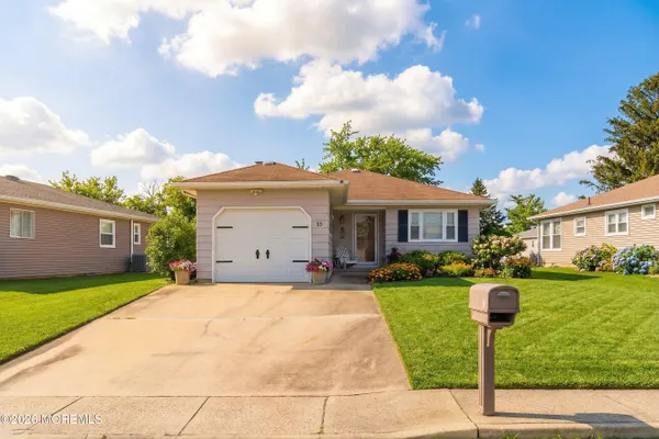 Property Slideshow image 3 of 52 | 10 abaco st, Toms River, NJ, 08757