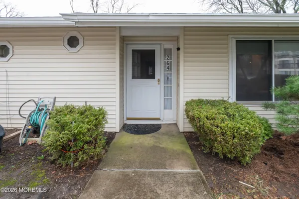 Property Slideshow image 2 of 30 | 264b crosse dr, Monroe, NJ, 08831