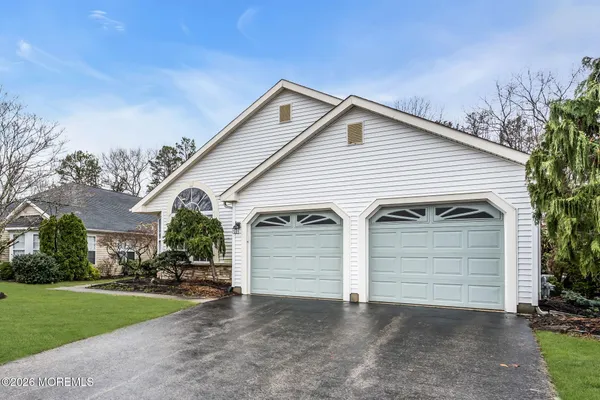 Property Slideshow image 2 of 30 | 30 strawberry ln, Lakewood, NJ, 08701