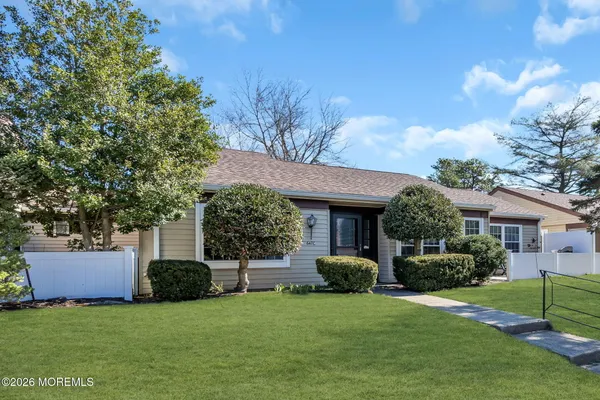 Property Slideshow image 2 of 39 | 647c dunstable ct c, Manchester, NJ, 08759