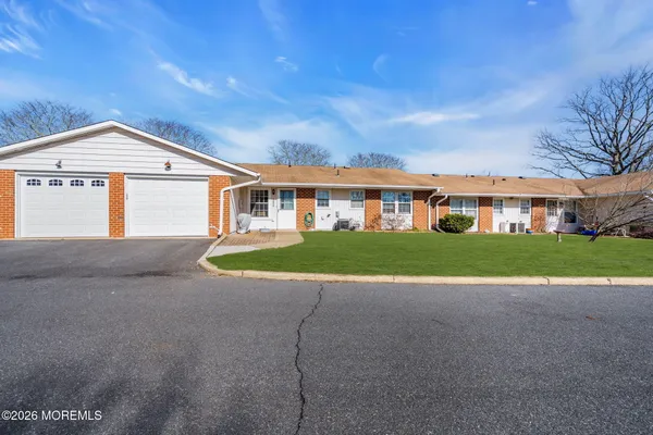 Property Slideshow image 2 of 22 | 1262c argyll cir, Lakewood, NJ, 08701