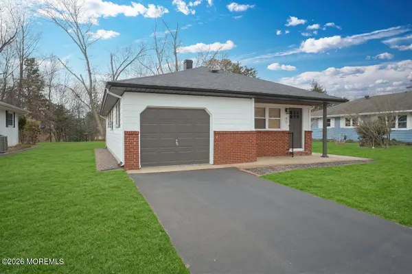 Property Slideshow image 3 of 38 | 95 barbados dr, Toms River, NJ, 08757