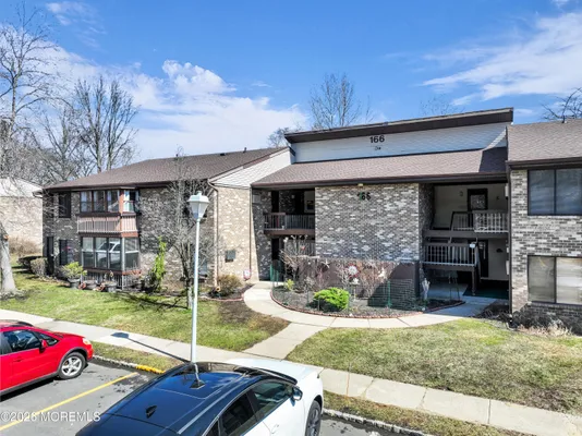 Property Slideshow image 2 of 21 | 166 cross slope ct f, Manalapan, NJ, 07726