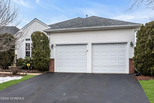 Property Slideshow image 2 of 55 | 17 rochford dr, Manchester, NJ, 08759