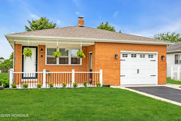 Property Slideshow image 3 of 46 | 8 rio ct, Toms River, NJ, 08757