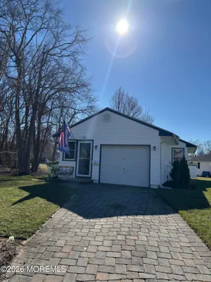 Property Slideshow image 3 of 44 | 23 wall cress ct, Toms River, NJ, 08755