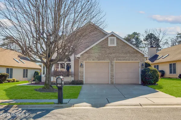 Property Slideshow image 2 of 31 | 2279 s chanticleer ct, Toms River, NJ, 08755