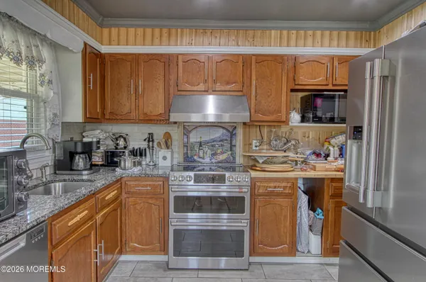 Property Slideshow image 2 of 19 | 21 hudson pkwy, Manchester, NJ, 08759