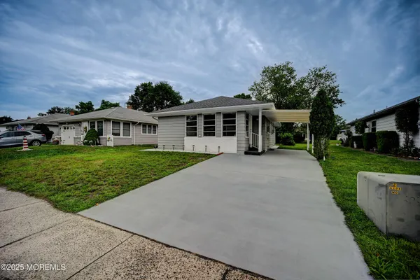 Property Slideshow image 3 of 36 | 234 charlotteville dr, Toms River, NJ, 08757