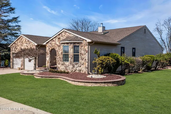 Property Slideshow image 3 of 48 | 37 murray hill ter, Marlboro, NJ, 07746