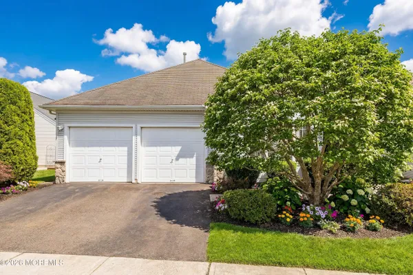 Property Slideshow image 3 of 64 | 12 dunrovin ct, Manchester, NJ, 08759