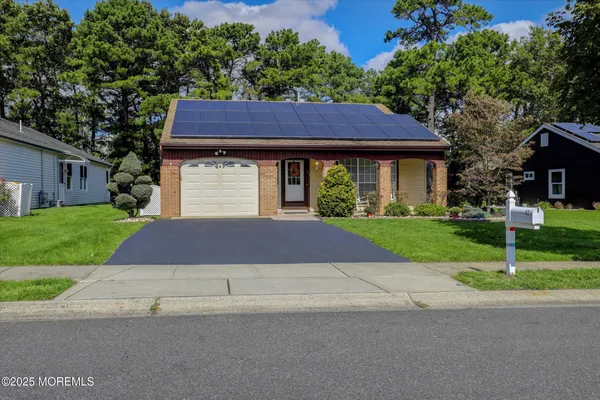 Property Slideshow image 2 of 46 | 42 twyford ln, Manchester, NJ, 08759