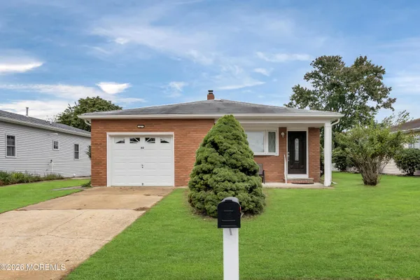 Property Slideshow image 2 of 38 | 40 bonaire dr, Toms River, NJ, 08757