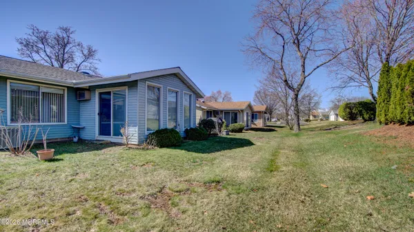 Property Slideshow image 2 of 29 | 371a duranta plz plz, Monroe, NJ, 08831