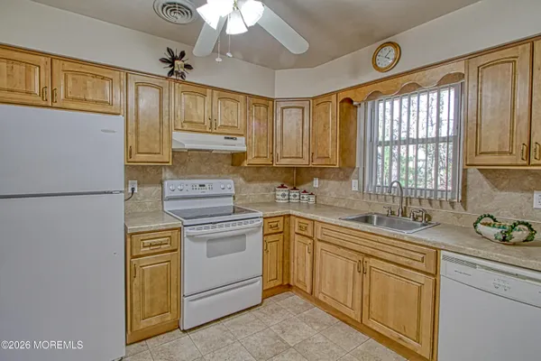 Property Slideshow image 2 of 14 | 5 wayne ct, Whiting, NJ, 08759