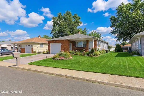 Property Slideshow image 3 of 73 | 78 castle harbor dr, Toms River, NJ, 08757