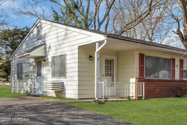 Property Slideshow image 2 of 25 | 7 nevada dr b, Whiting, NJ, 08759