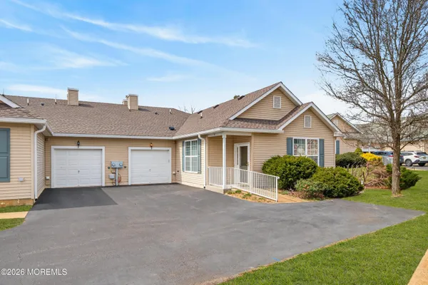 Property Slideshow image 2 of 28 | 4 winkle ct, Manchester, NJ, 08759