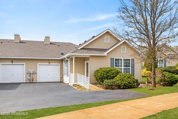 Property Slideshow image 3 of 28 | 4 winkle ct, Manchester, NJ, 08759