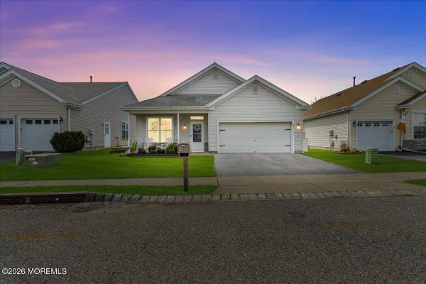 Property Slideshow image 2 of 33 | 7 cardinal pl, Barnegat, NJ, 08005