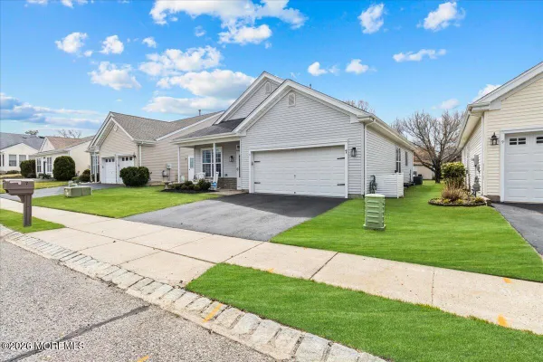 Property Slideshow image 3 of 33 | 7 cardinal pl, Barnegat, NJ, 08005