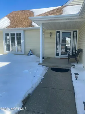 Property Slideshow image 2 of 24 | 5 corfu ct, Toms River, NJ, 08757