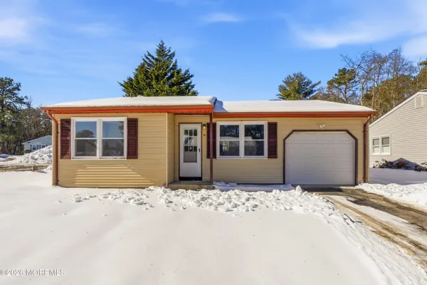 Property Slideshow image 2 of 25 | 91 westport dr 71, Whiting, NJ, 08759