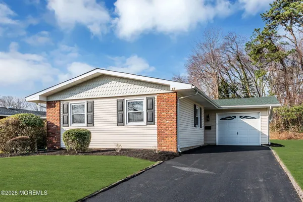 Property Slideshow image 2 of 27 | 69 clay cir, Brick, NJ, 08724