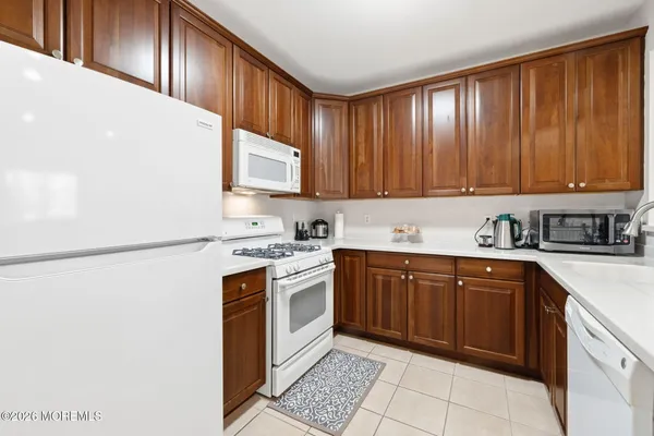 Property Slideshow image 2 of 18 | 540 cranbury rd 107, East Brunswick, NJ, 08816