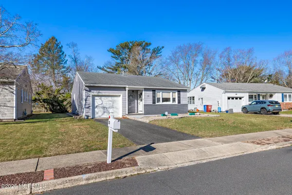 Property Slideshow image 2 of 34 | 22 down ct, Toms River, NJ, 08757