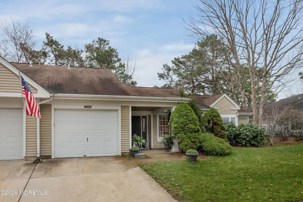 Property Slideshow image 3 of 35 | 1031b thornbury ln, Manchester, NJ, 08759