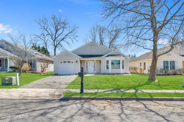 Property Slideshow image 3 of 38 | 111 brushy neck dr, Brick, NJ, 08724