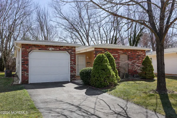 Property Slideshow image 3 of 43 | 62 baser ln, Brick, NJ, 08724