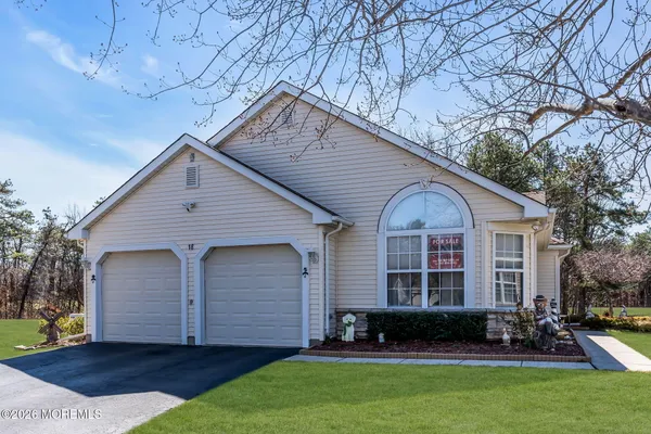 Property Slideshow image 3 of 35 | 18 rosewood ct, Lakewood, NJ, 08701