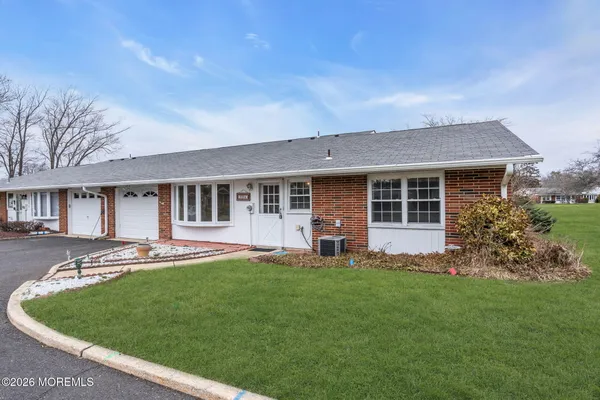 Property Slideshow image 2 of 22 | 330a canterbury ct a, Lakewood, NJ, 08701