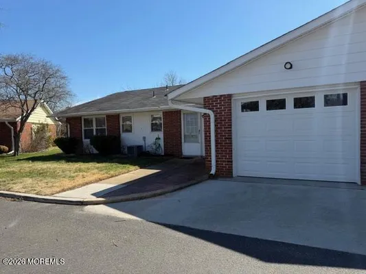 Property Slideshow image 2 of 24 | 293b malvern ct, Lakewood, NJ, 08701