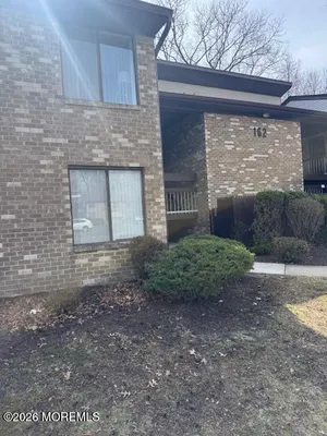 Property Slideshow image 2 of 27 | 162 cross slope ct a, Manalapan, NJ, 07726