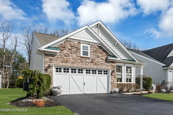 Property Slideshow image 2 of 38 | 25 lily pond ct, Howell, NJ, 07731