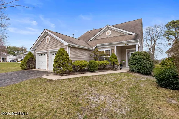 Property Slideshow image 2 of 46 | 43 silverspring dr, Lakewood, NJ, 08701