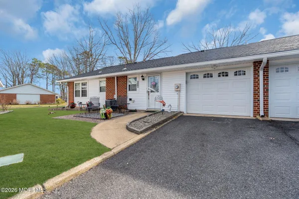 Property Slideshow image 2 of 59 | 821b balmoral ct, Lakewood, NJ, 08701