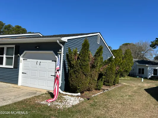 Property Slideshow image 3 of 23 | 19 attleboro ln 73, Whiting, NJ, 08759