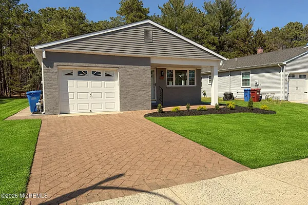 Property Slideshow image 2 of 18 | 373 costa mesa dr, Toms River, NJ, 08757