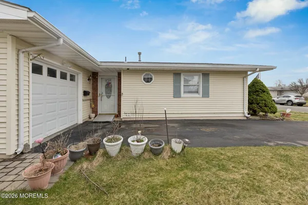 Property Slideshow image 2 of 29 | 120 whittier rd, Brick, NJ, 08724