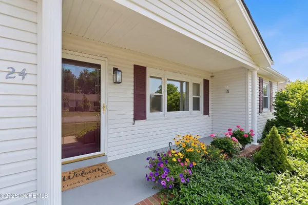 Property Slideshow image 3 of 32 | 24 rutland dr, Toms River, NJ, 08757