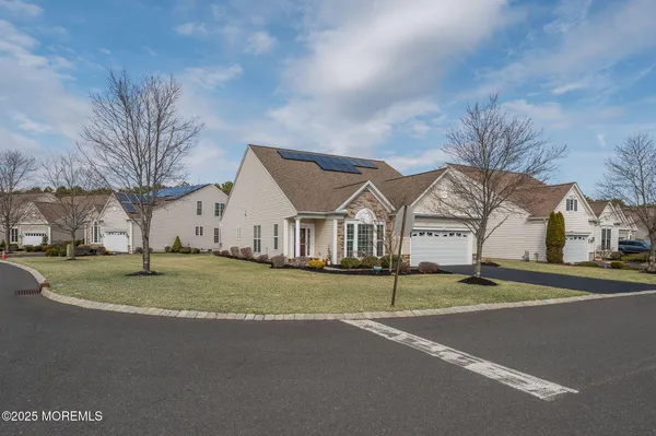Property Slideshow image 3 of 44 | 1 radcliffe ln, Manchester, NJ, 08759