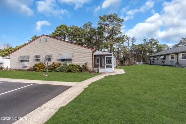 Property Slideshow image 3 of 30 | 30 easton dr b, Whiting, NJ, 08759