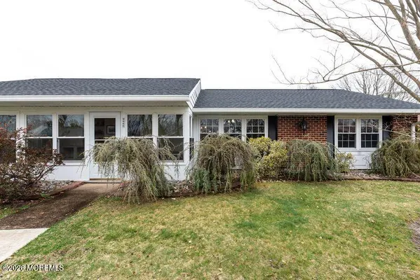 Property Slideshow image 2 of 21 | 946 aberdeen dr b, Lakewood, NJ, 08701