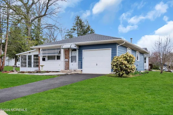 Property Slideshow image 2 of 26 | 25 gardenia way, Toms River, NJ, 08755